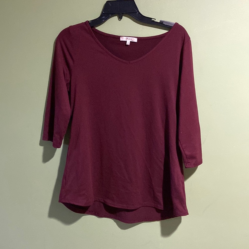 Burgundy 3/4 sleeved top